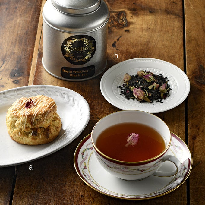 a.ローズ＆ホワイトチョコスコーン 432円［各日30点限り］1個、日本製 b.ロイヤルウェディングティー 3,402円［36点限り］80g、英国製