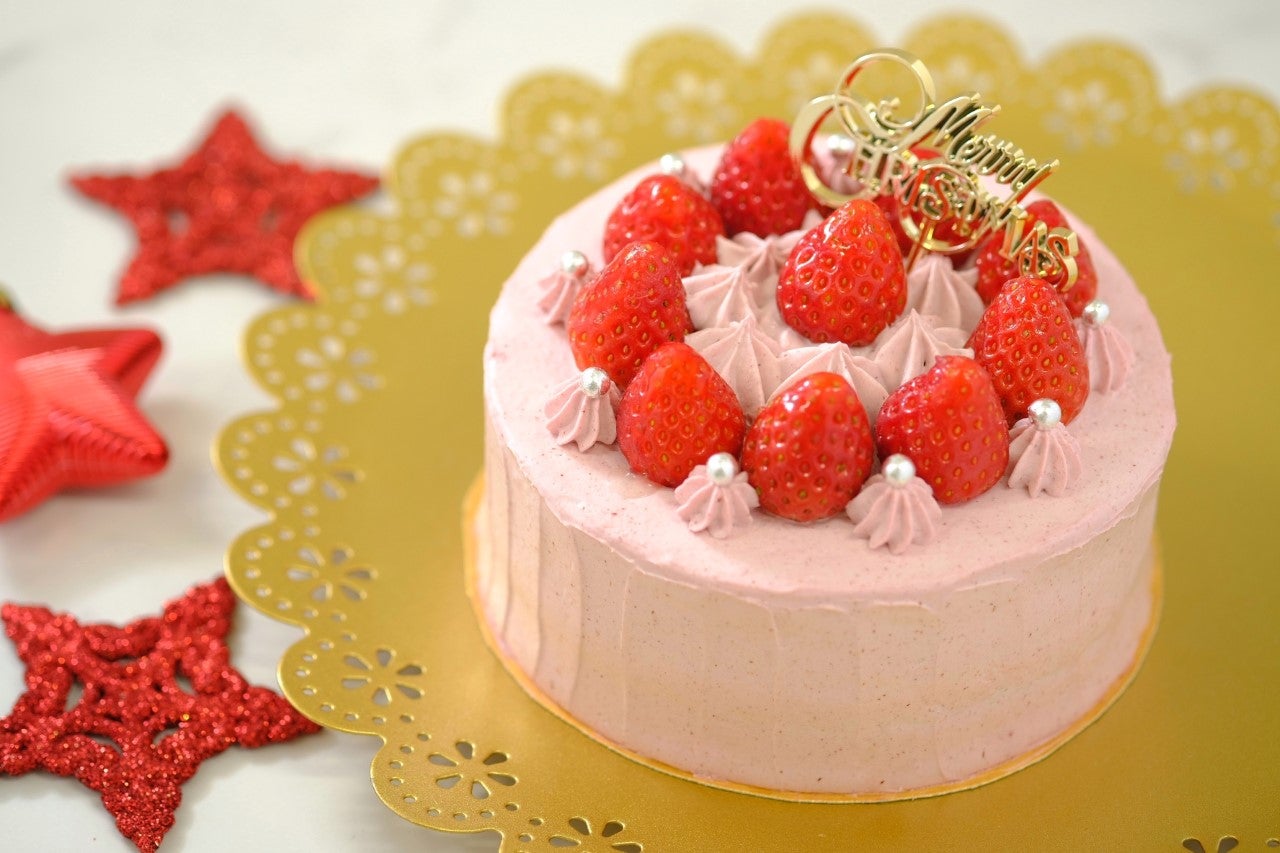 【銀座三越限定】 <ザ ヴィーガン マシュマロ>クリスマスいちごデコレーション ピンククリーム グルテンフリー(約直径12×高さ7㎝)5,888円、本館地下2階 洋菓子