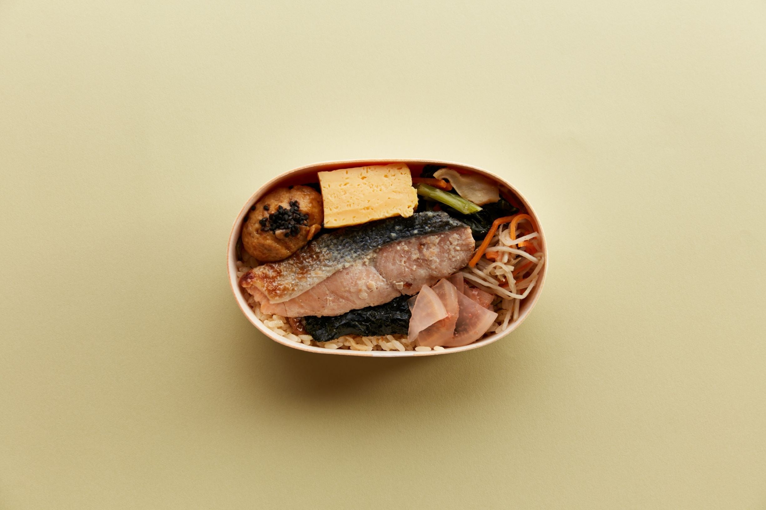 〈たもかみ〉鮭京粕焼と五目おこわ海苔 弁当1,080円(1折) 12月7日(水)～13日(火) 各日10点限り