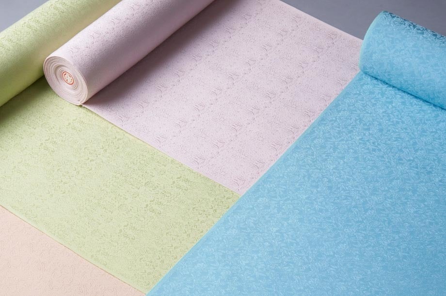 純国産絹＜三煌＞色無地 各308,000円（絹100％12ｍ裾回し付） 蚕種：高原社、養蚕：ＪＡ上伊奈、製糸：碓井製糸、製織：芋田織物、