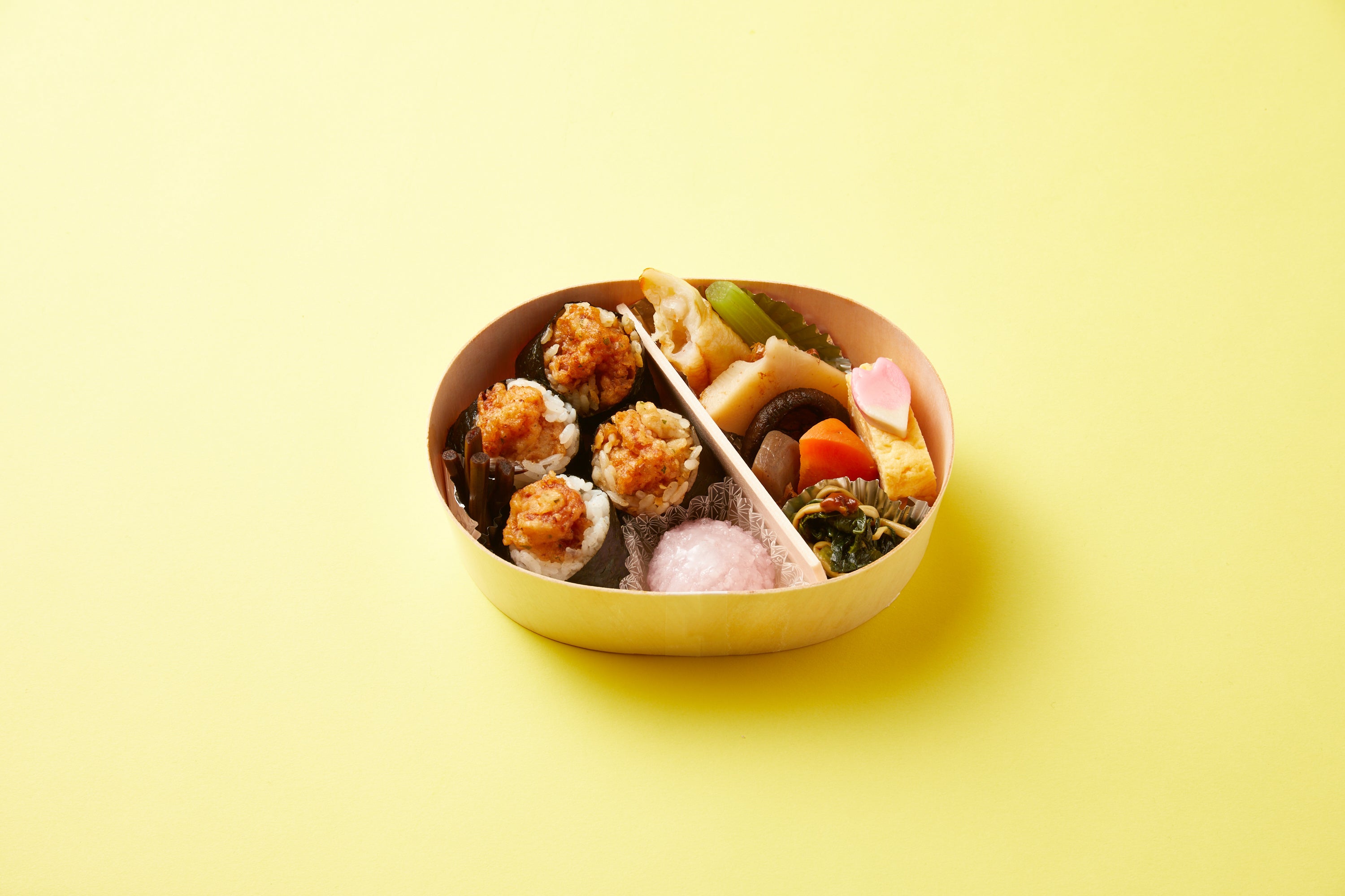 〈地雷也〉 春の生姜天むす弁当 1,134円