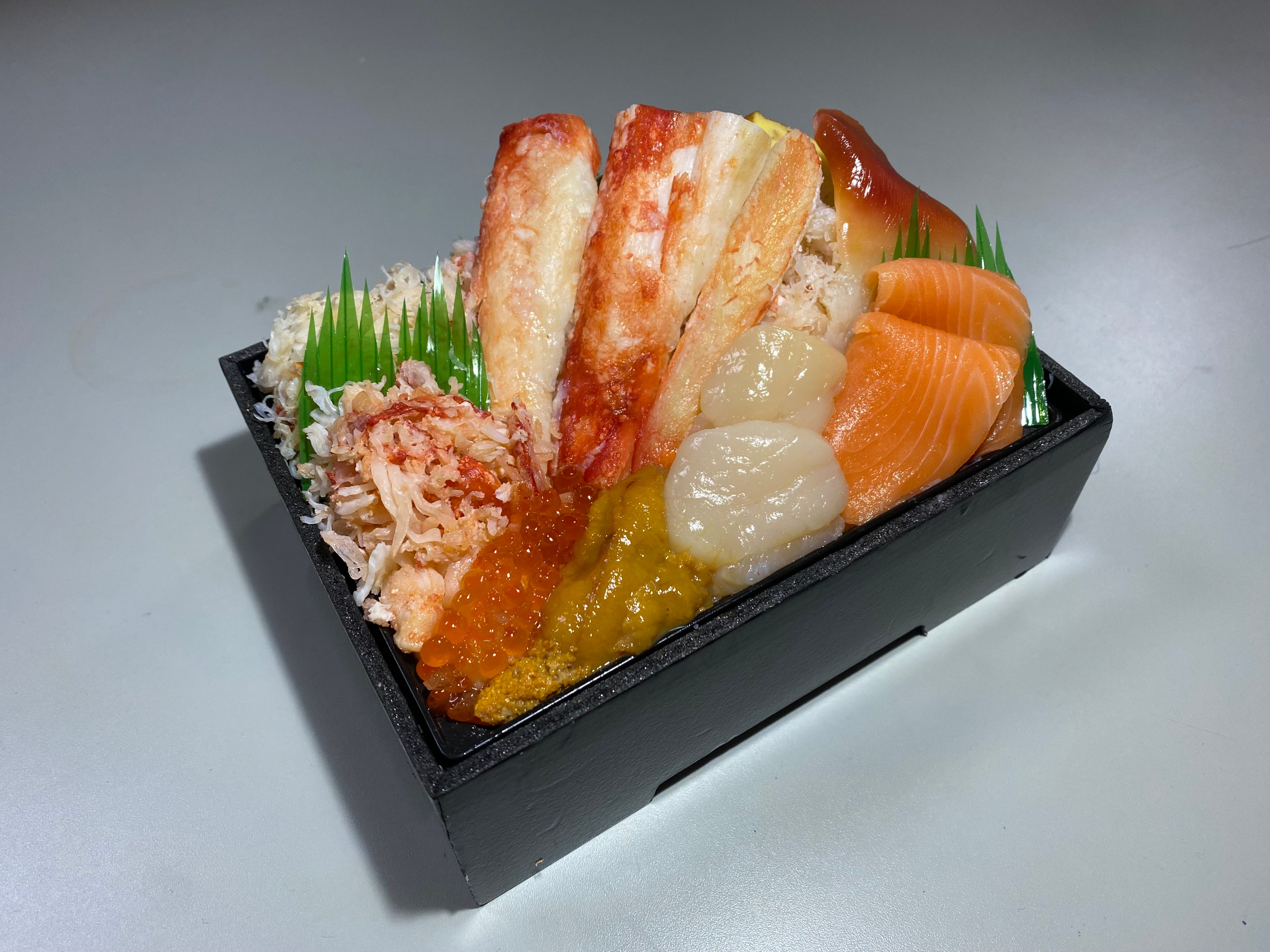 ＜北海工房＞三種のかにと海鮮弁当／各日30点限り2,862円（１折）