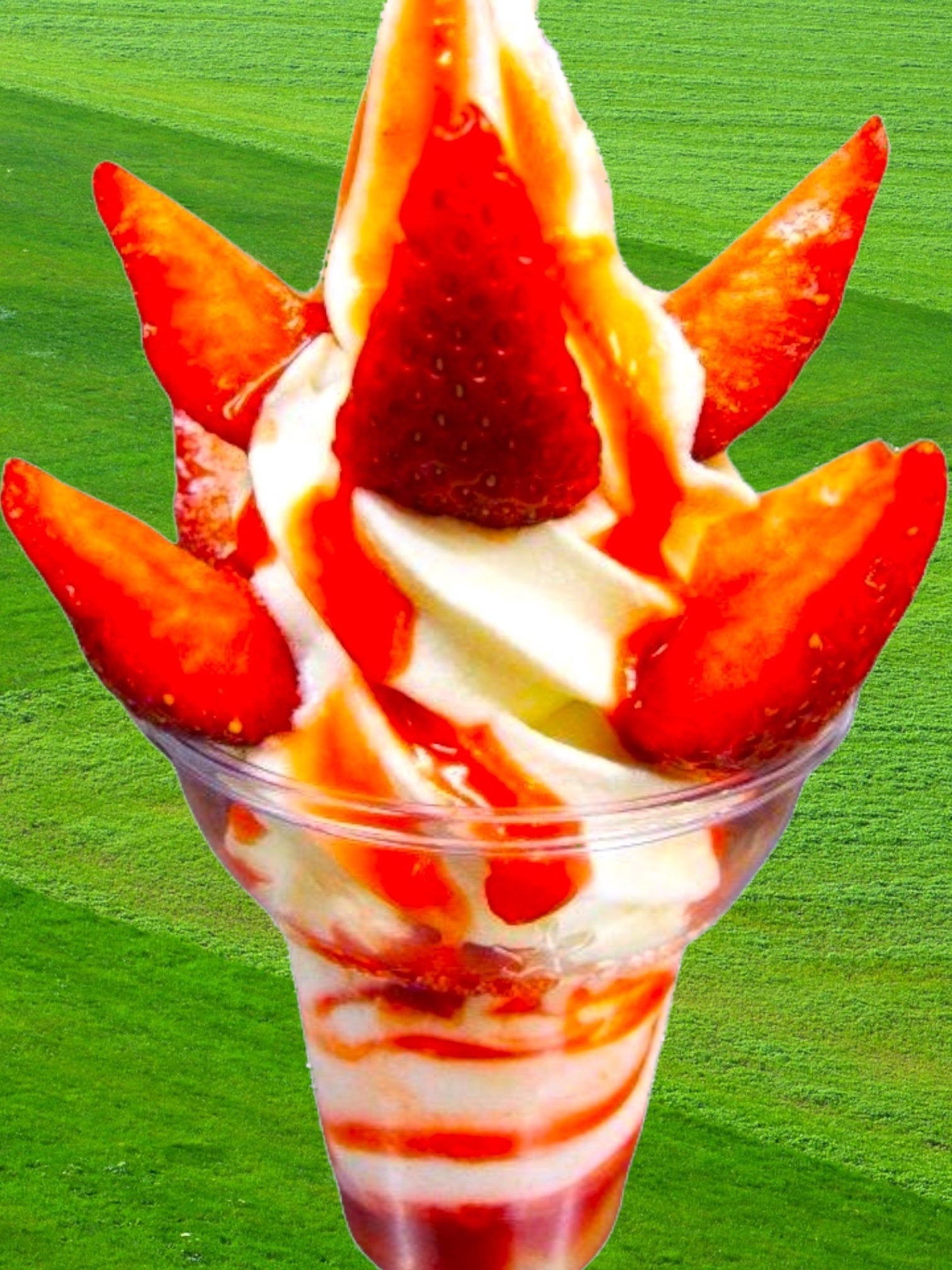 ＜みるくはうす＞イチゴスペシャルソフト770円（1個）