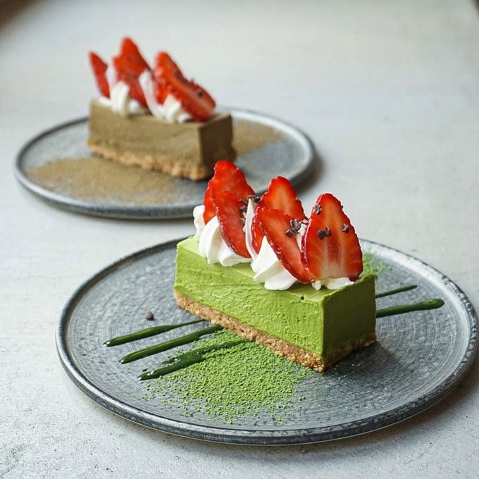 ＜ATELIER MATCHA＞MATCHAガトー 861円(1個／冷蔵)　いちごトッピング 101円