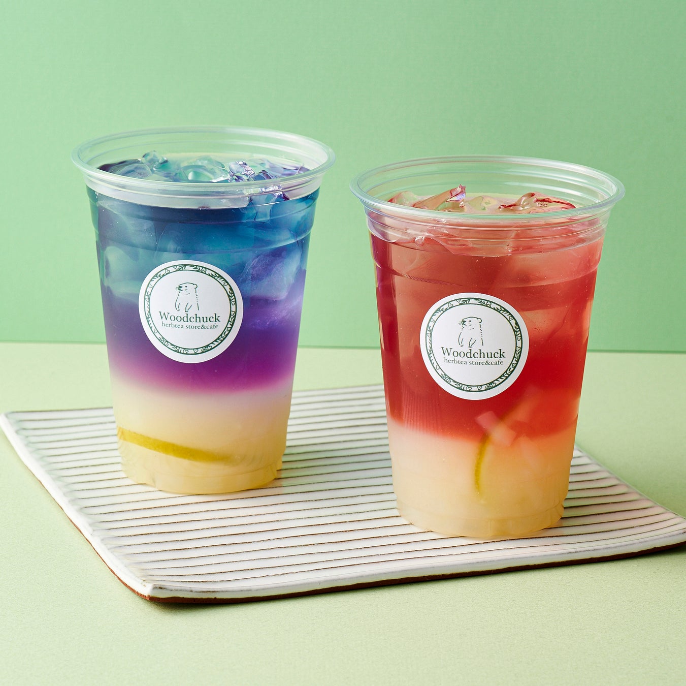 <ハーブティー専門店 ウッドチャック>ラベンダーレモネード・ハイビスカスレモネード 各600円(1人前)