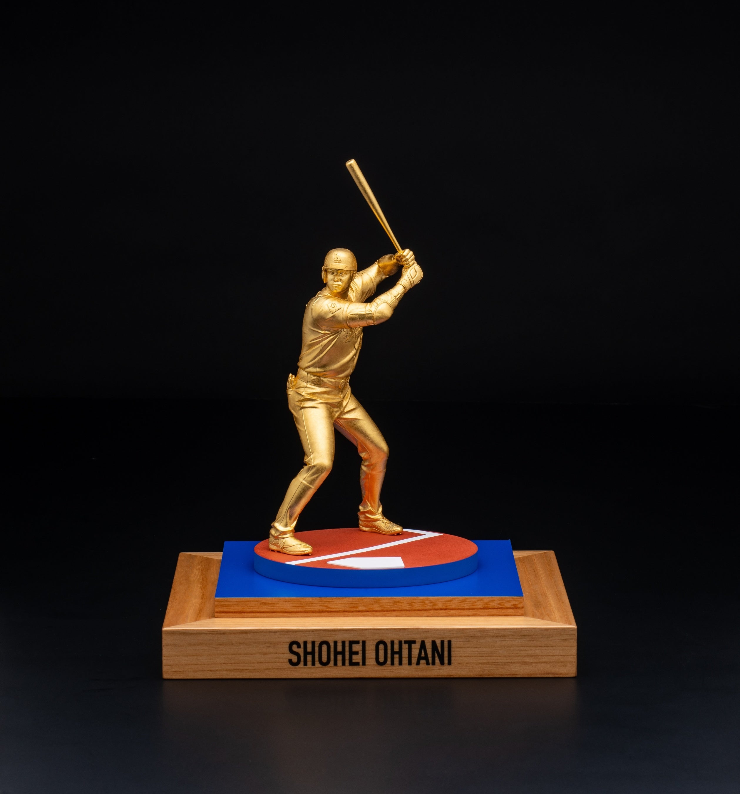 大谷翔平選手の等身大の黄金のピッチャー像が初お披露目。11月26日(水