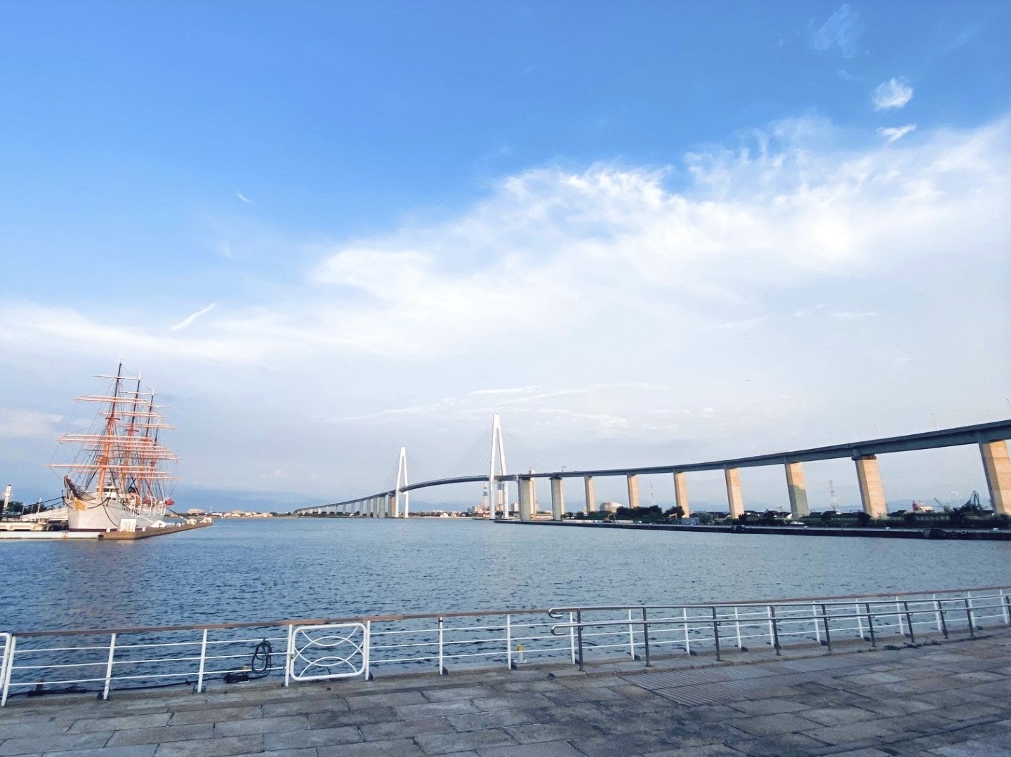 新湊大橋・海王丸パーク