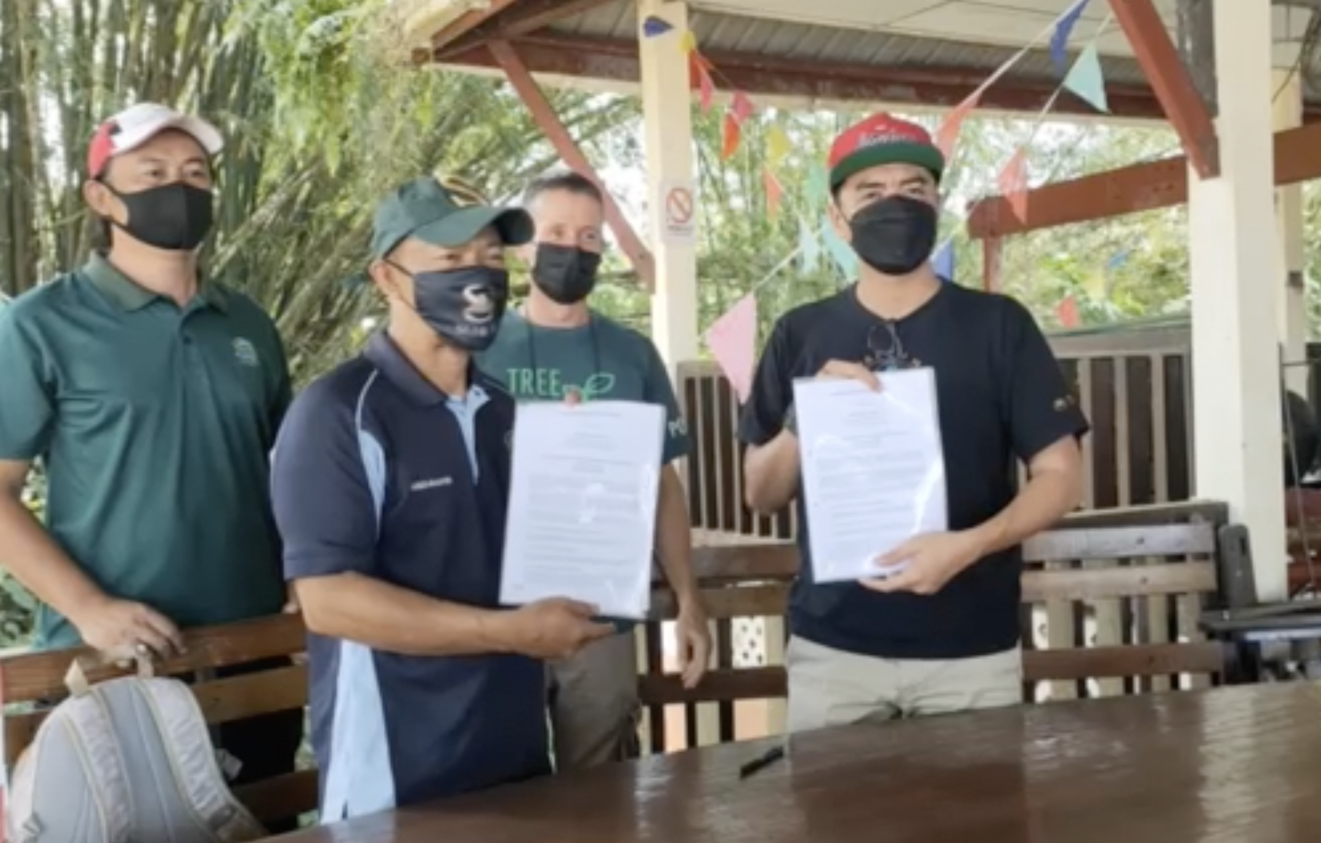 保護団体「KOPEL Bhd」とBI-SU現地スタッフ