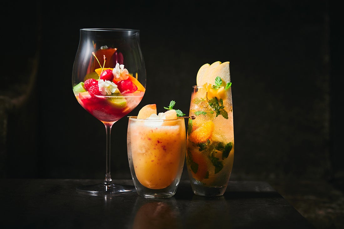 京都センチュリーホテル 大人のフルーツポンチや桃を丸々1個使用したカクテルが登場 フレッシュフルーツカクテルフェア 7月1日 金 より開催 京阪ホテルズ リゾーツ株式会社のプレスリリース 京都センチュリーホテル 大人のフルーツポンチや桃を丸々1個使用したカクテルが登場 フレッシュフルーツカクテルフェア 7月1日 金 より開催 京阪ホテルズ リゾーツ株式会社のプレスリリース