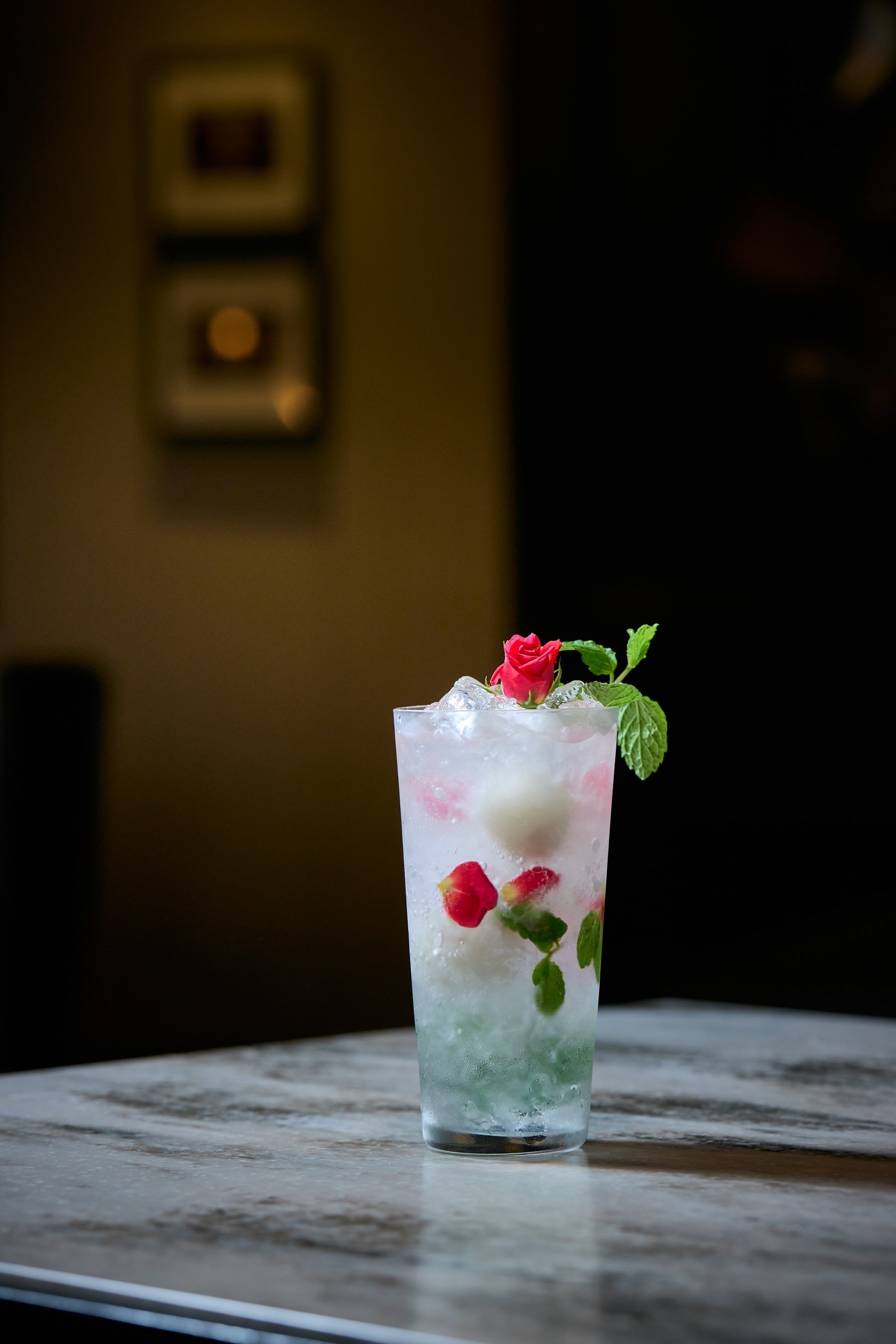 ライチとバラのモヒート