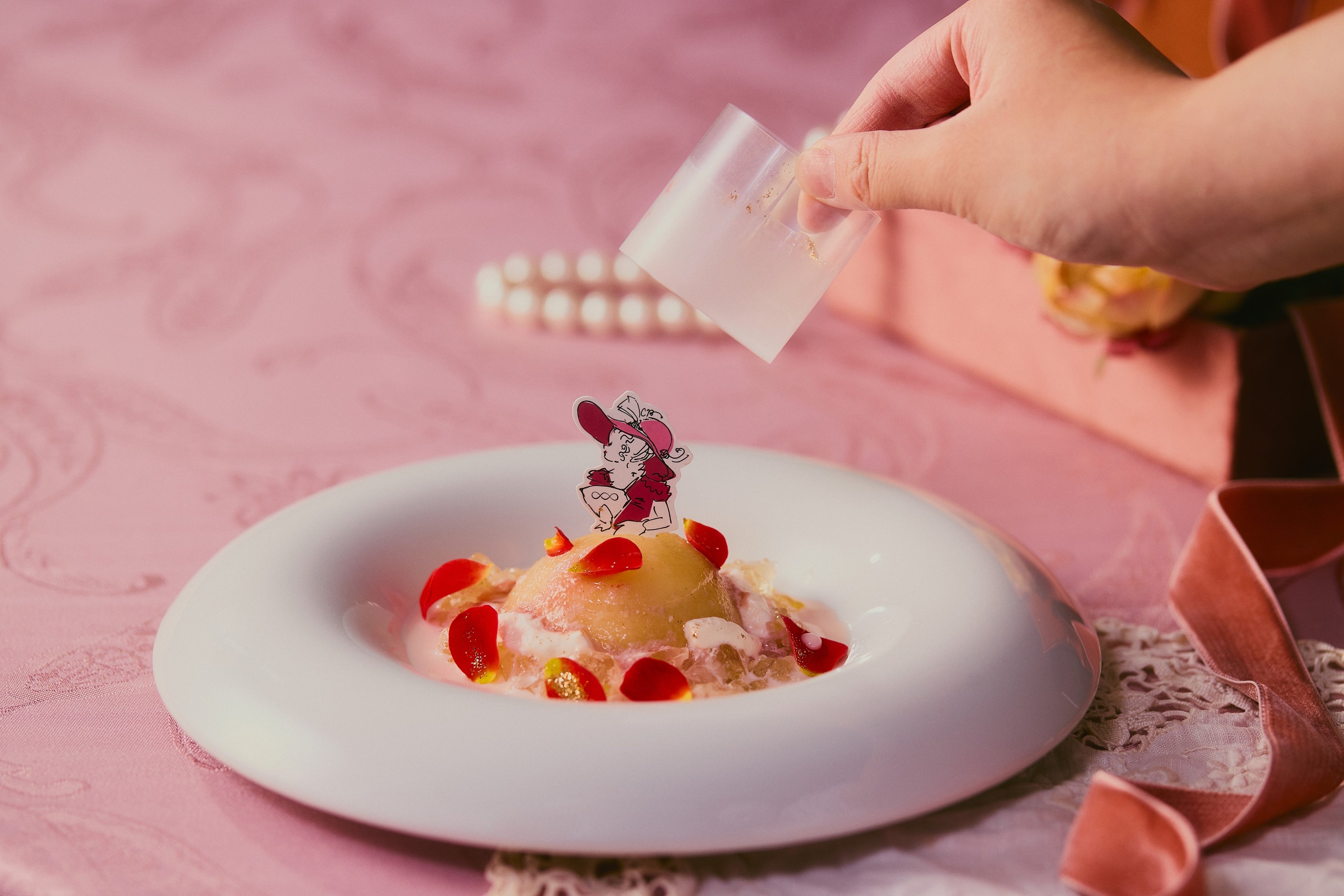 ウェルカムデセール「ローブ ド ペッシェ」フィルム取り外しシーン