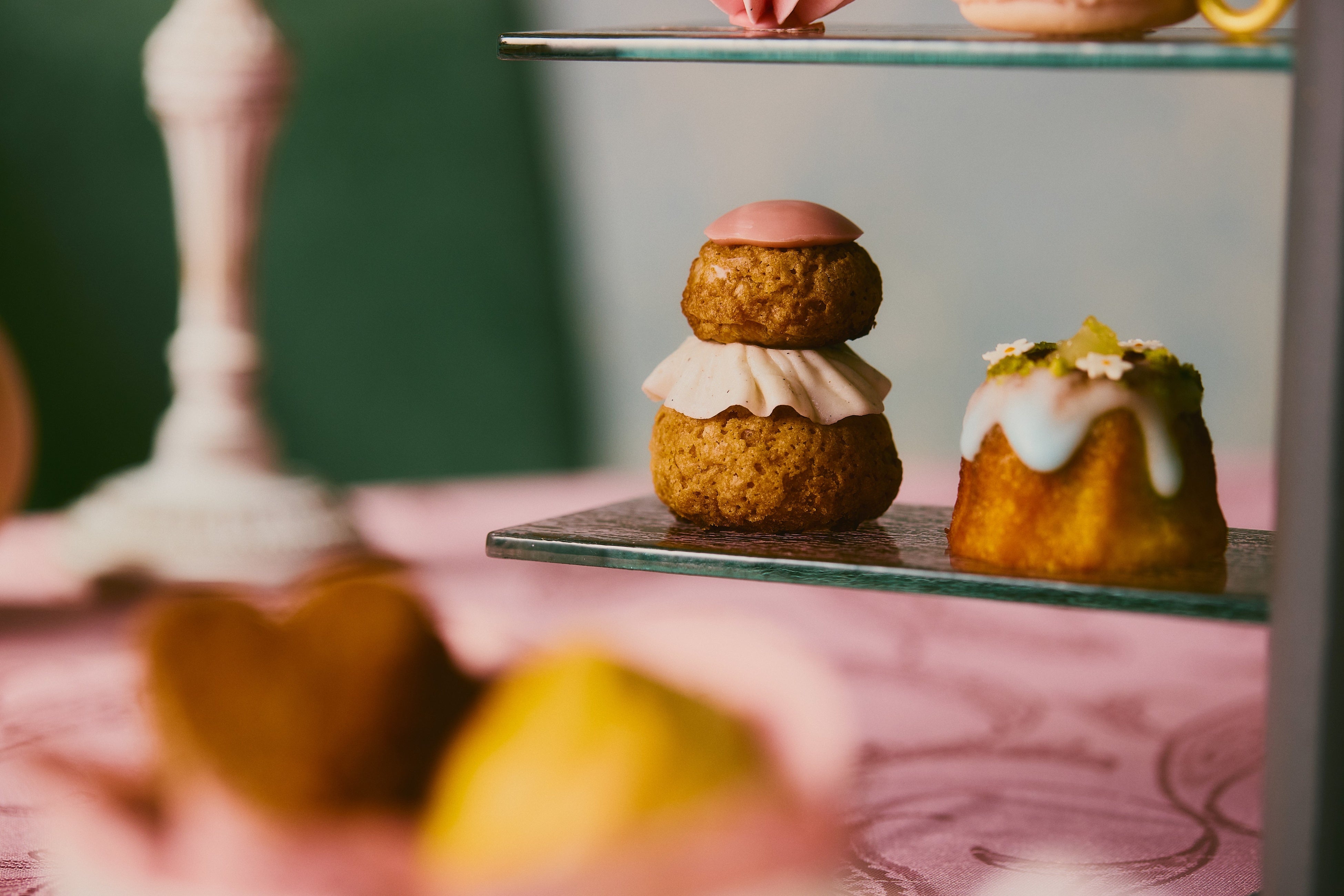 スタンドスイーツ(左:ルリジューズ,右:フルール)