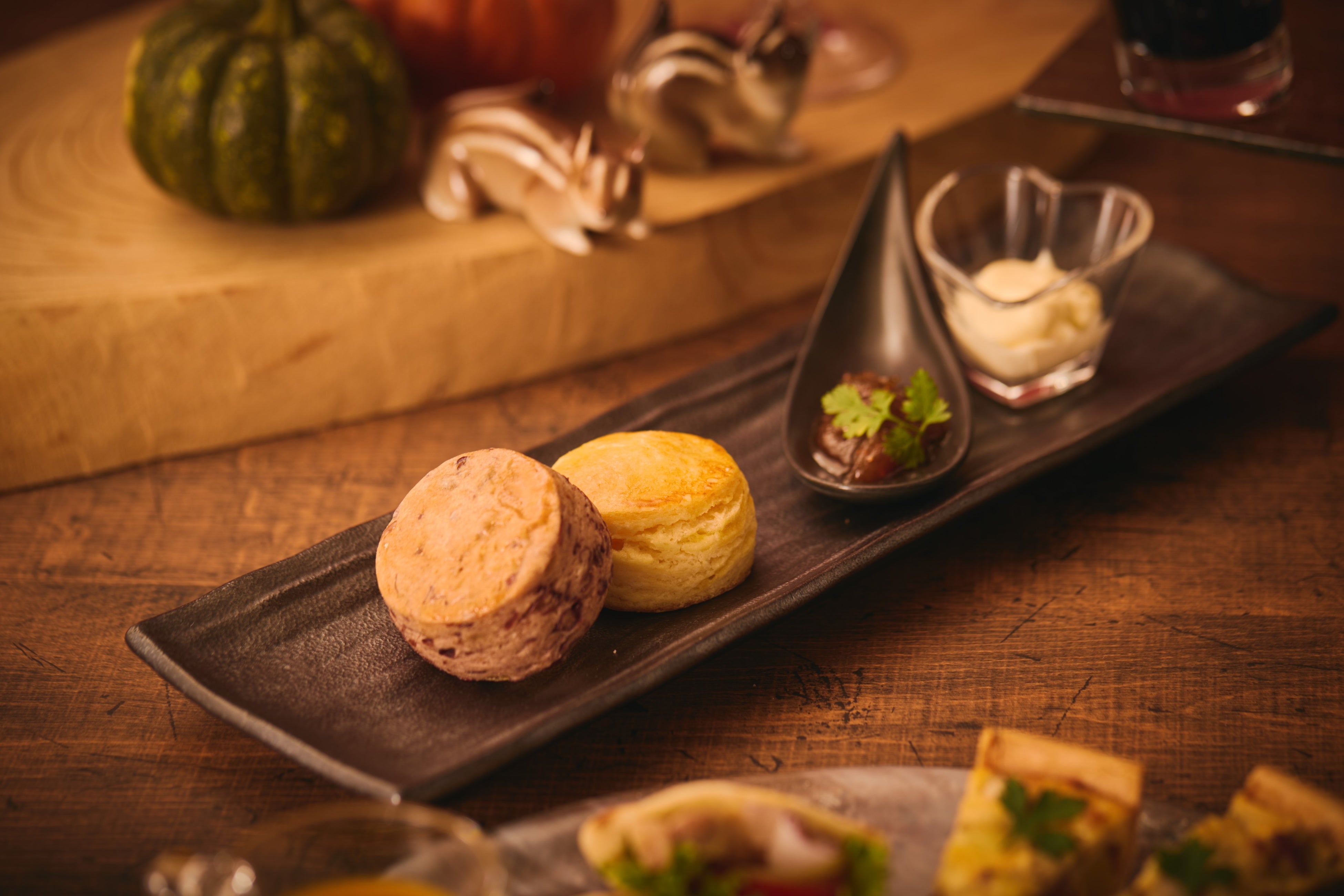 ミルクスコーン・栗と小豆のスコーン