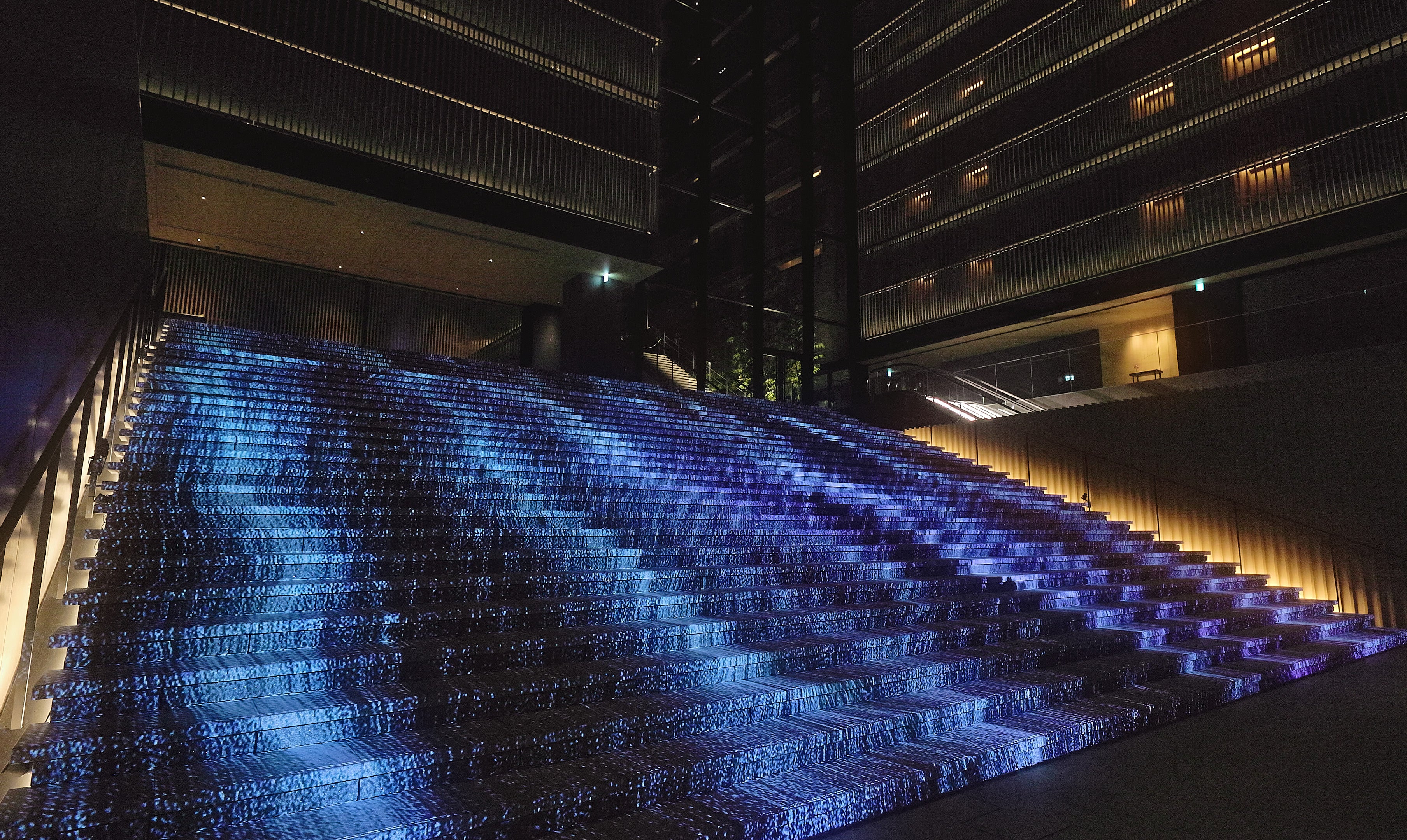 大階段のデジタルアート 「KYOTO+1024」