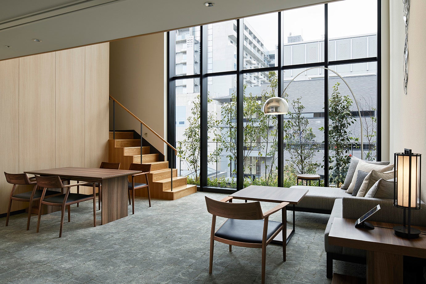 ザ・サウザンド・スイート 1F