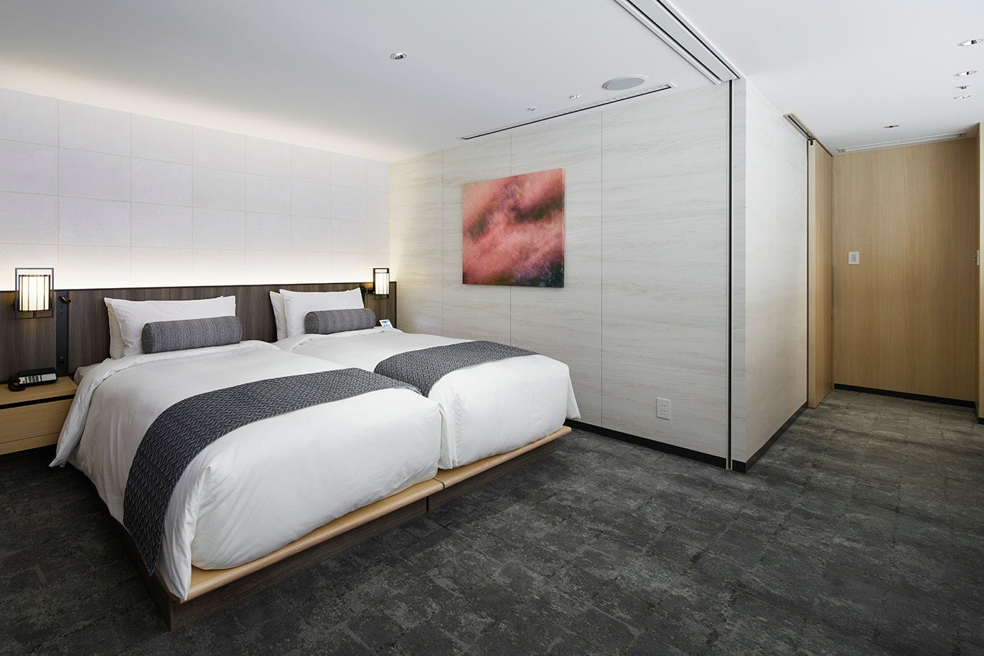 ザ・サウザンド・スイート 2F