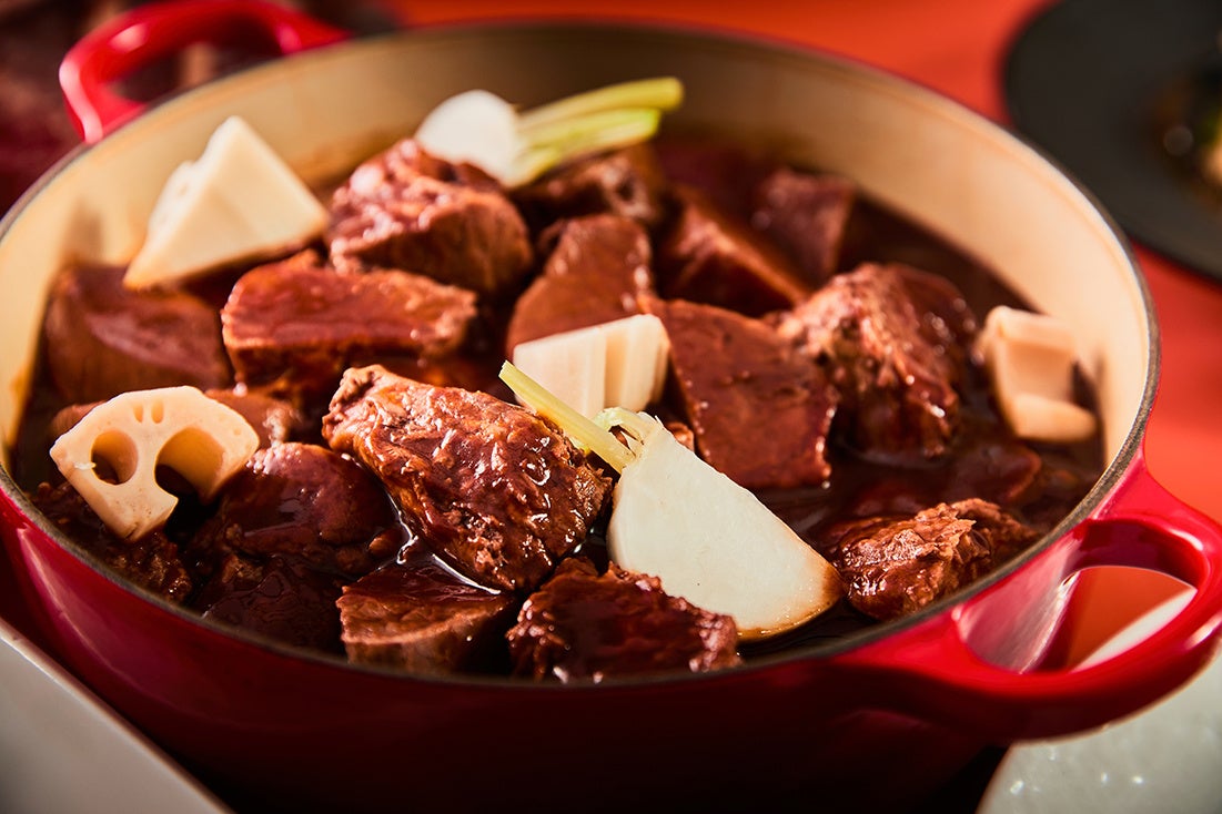 牛肉の赤ワイン煮込み