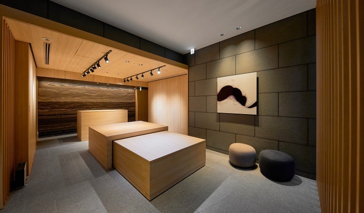 ホテルのアートギャラリーで佐藤雄飛の個展開催 ホテルのアートギャラリーで佐藤雄飛の個展開催