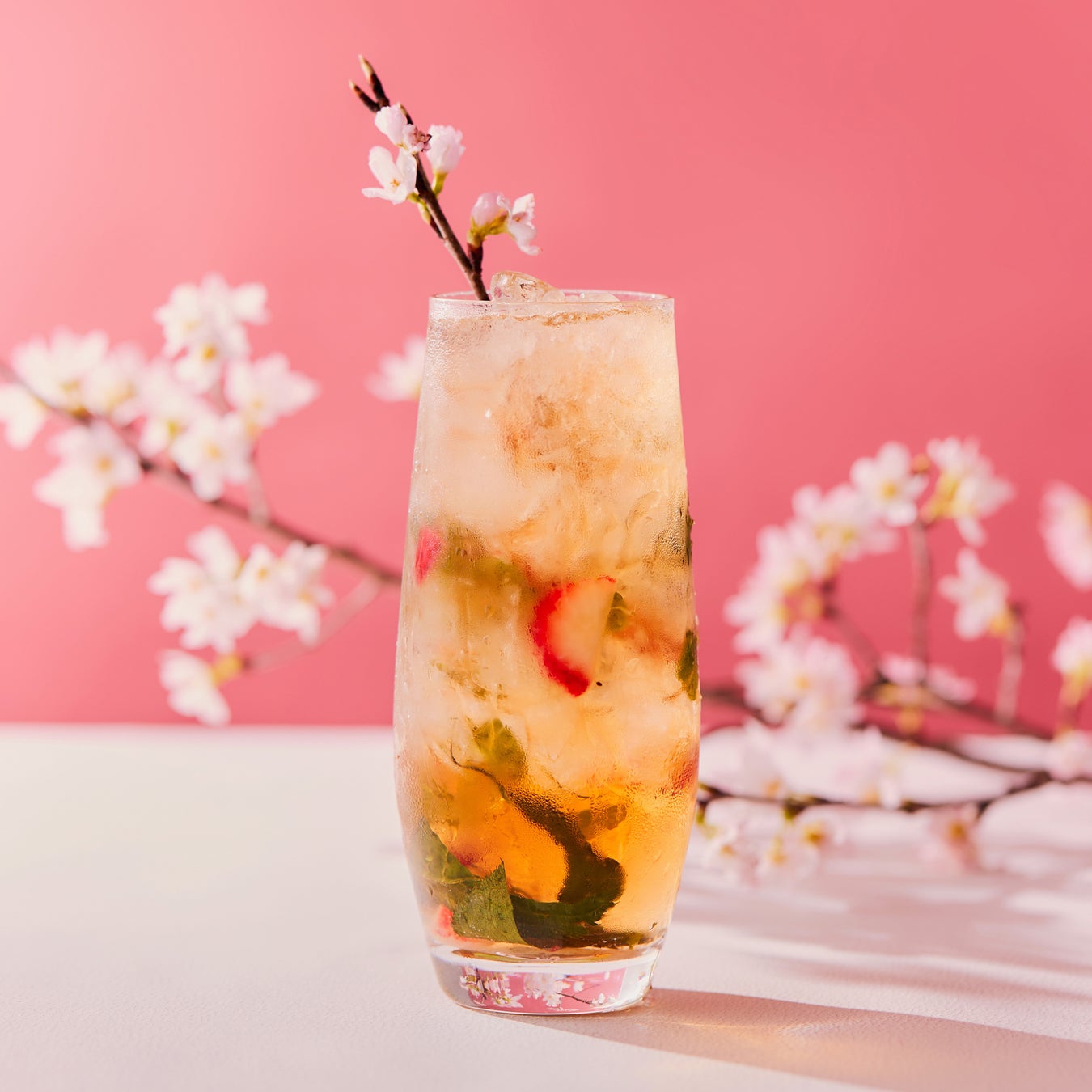 桜餅や春爛漫をイメージした春限定のカクテル3種 | 京阪ホテルズ&リゾーツ株式会社のプレスリリース
