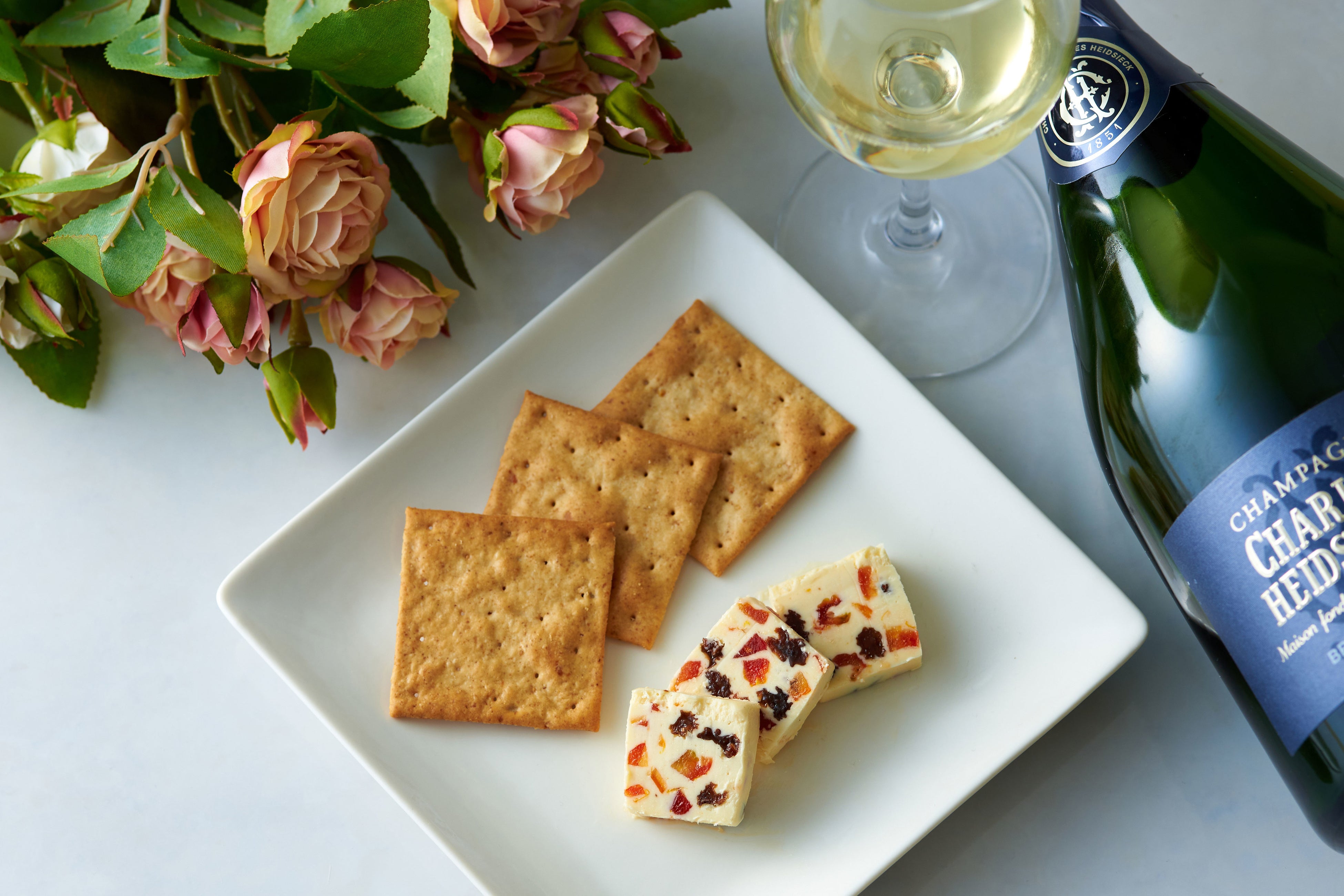 カット断面（引き）