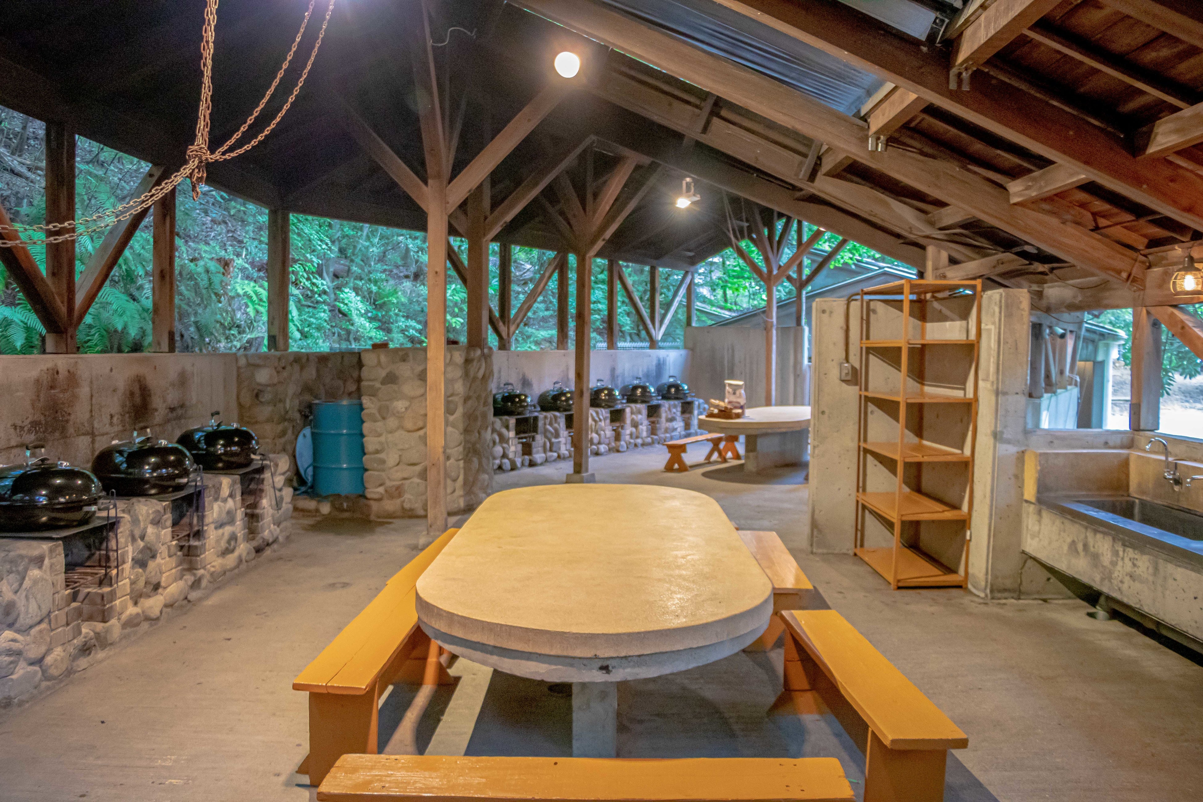 釜戸をリニューアルしたアメリカンスタイルBBQ