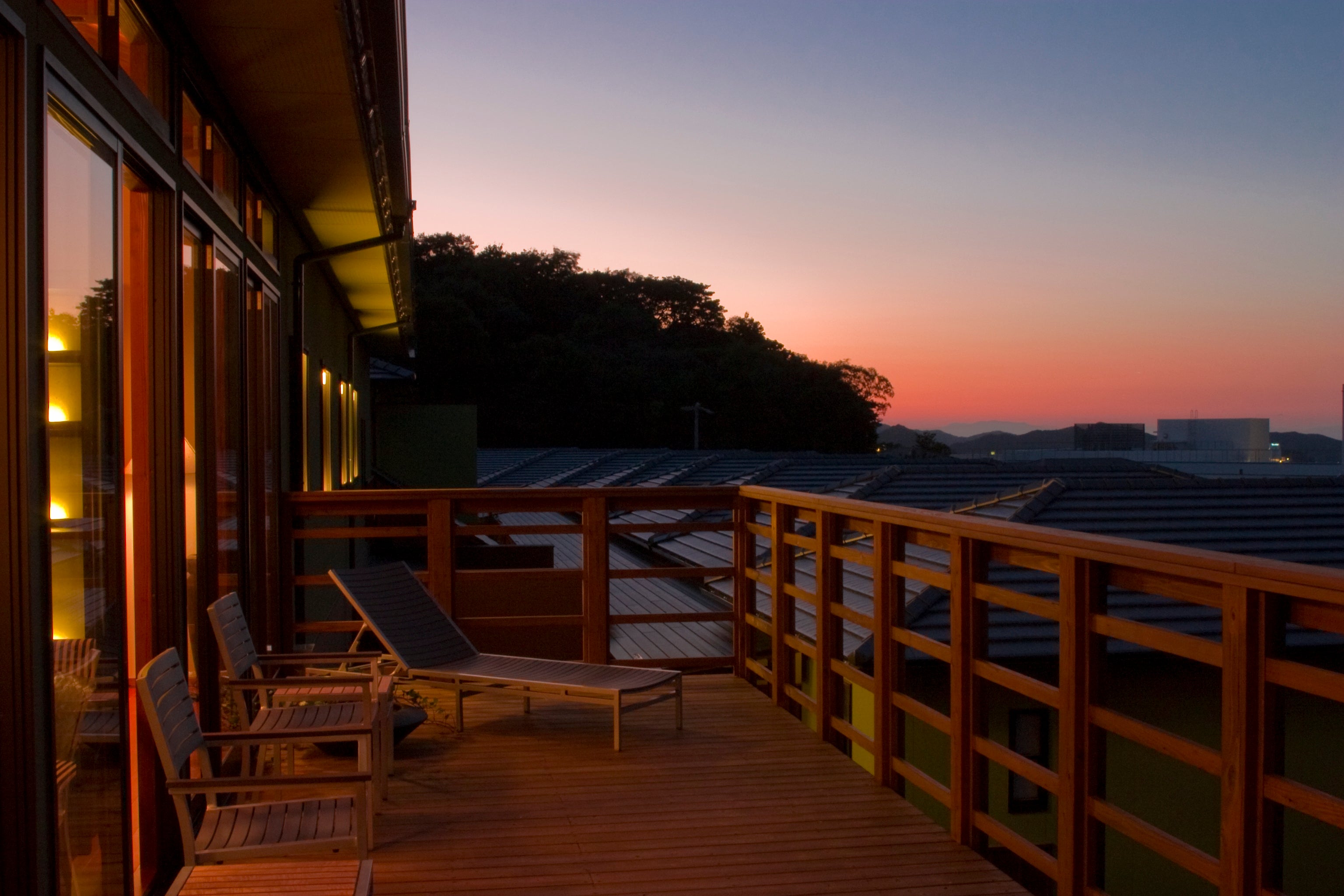 季さら本館入口