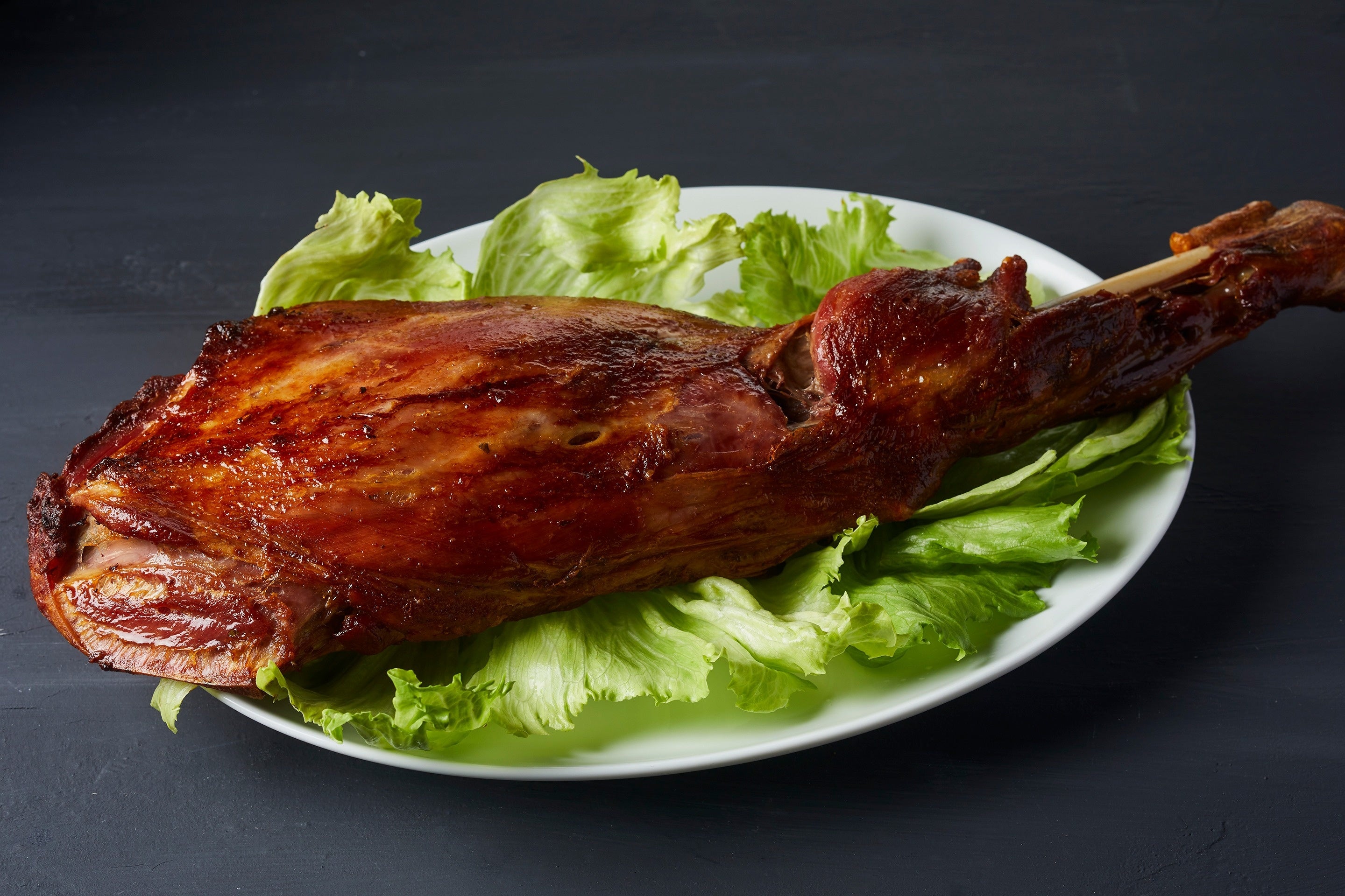 烤羊腿 　ラム足の釜焼き