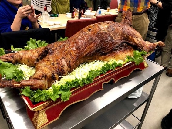 これが、羊の丸焼き！