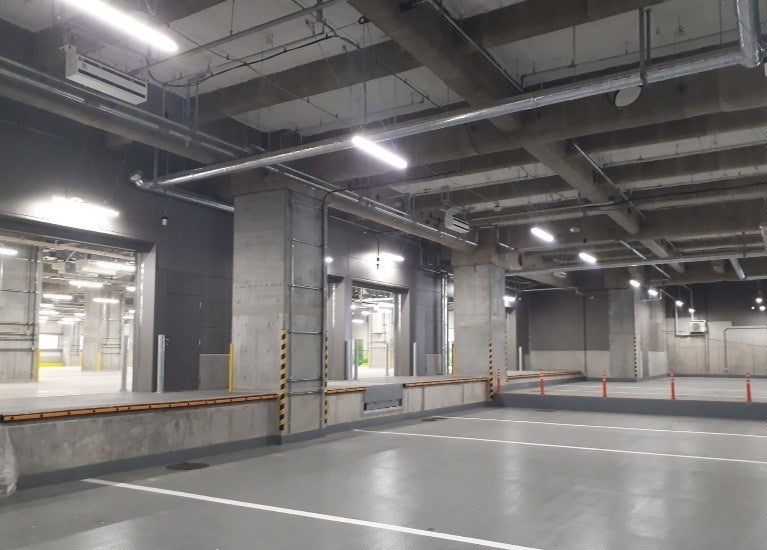 ＜内観写真＞1階トラックバース