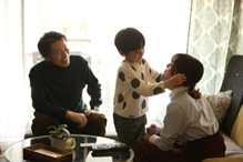 左から）平田 満、湯田幸希、佐津川愛美