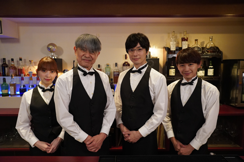 (左から)堀未央奈、升毅、和田琢磨、須賀健太