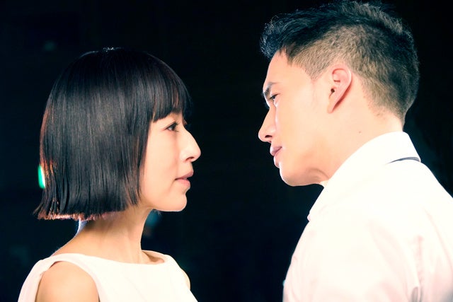 （左から）高岡早紀、市原隼人