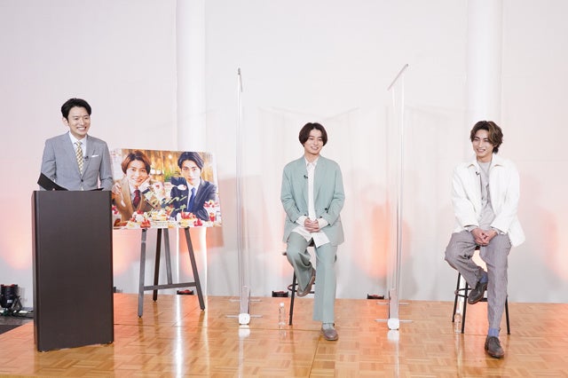 （左から）生田竜聖アナウンサー、武田航平、木村達成 ©2022佐岸左岸／大洋図書／「オールドファッションカップケーキ」製作委員会
