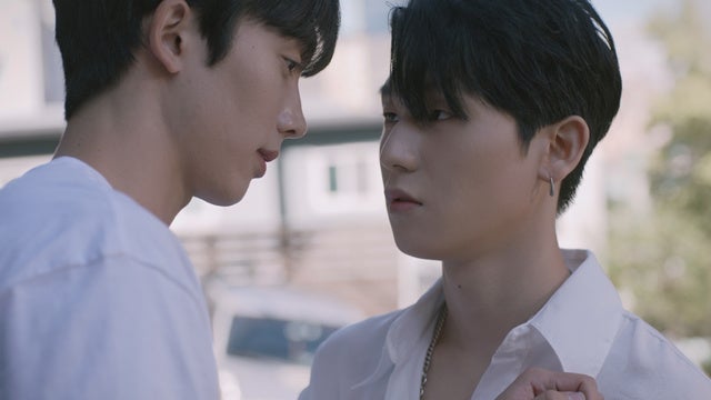 『Behind Cut』場面写真 （左から）オム・セウン、ボムジュン （C）2021 ATA&e-motion studio All rights reserved