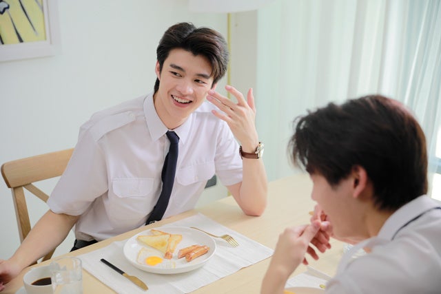 （写真奥から）ニッチャクン・カジョンボリラック（ミーン）、グリッタナン・アンチャナーナン（ピン）