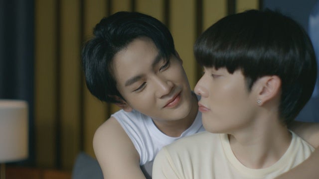 （左から）ワロードン･ケムモンター（キムモン）、 パーヌワット･カートーンタウィ（コプター） (C) 2022. PCCW OTT (Singapore) Pte.Ltd.All Rights Reserved