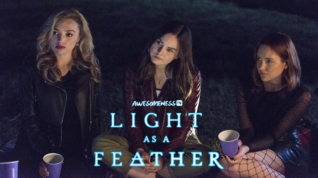 『ライト・アズ・ア・フェザー～死の予言ゲーム～』 （C）2018 AWESOMENESS, LLC. All Right Reserved.