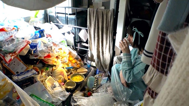 片付けられない部屋　～ゴミの中に埋もれた思い出～