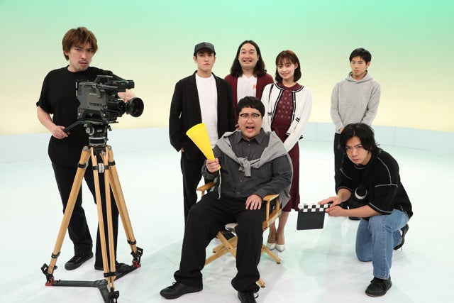 『マイクロコントラボ』　（C）フジテレビ （左奥から）りんたろー。、兼近大樹、賀屋壮也、田﨑さくら、加賀翔 （左手前から）村上、野田クリスタル