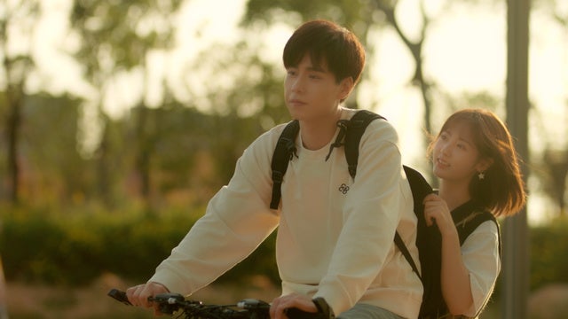 （左から）フー・イーティエン、シン・フェイ （C）2022 T.H ENTERTAINMENT＆Maoyan Entertainment.