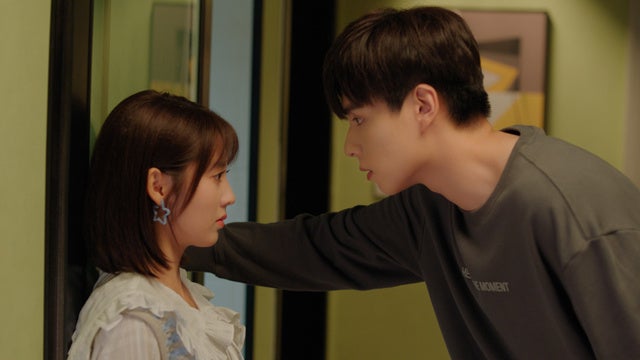 （左から）シン・フェイ、フー・イーティエン （C）2022 T.H ENTERTAINMENT＆Maoyan Entertainment.