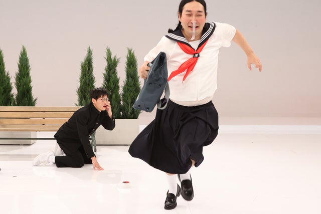 （左から）加賀翔、賀屋壮也 （C）フジテレビ