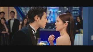 （左から）レオ・ロー、バイ・ルー （C）BEIJING IQIYI SCIENCE & TECHNOLOGY CO., LTD.