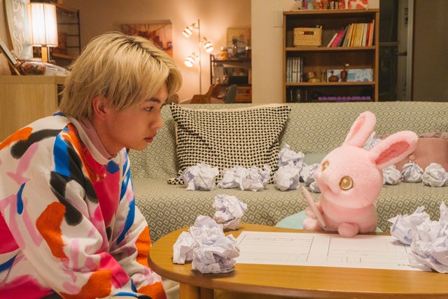 （左から） 綱啓永、さくら ©️2023 SANRIO CO., LTD.　ぼさにまる製作委員会