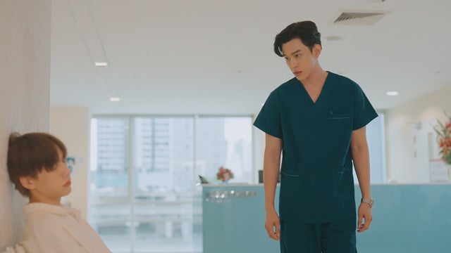 （左から）チェック･ワチャラウィー･ケウプーンシー トッド･パナポン･カイセン、 （C）9 NAA PRODUCTION COMPANY LIMITED