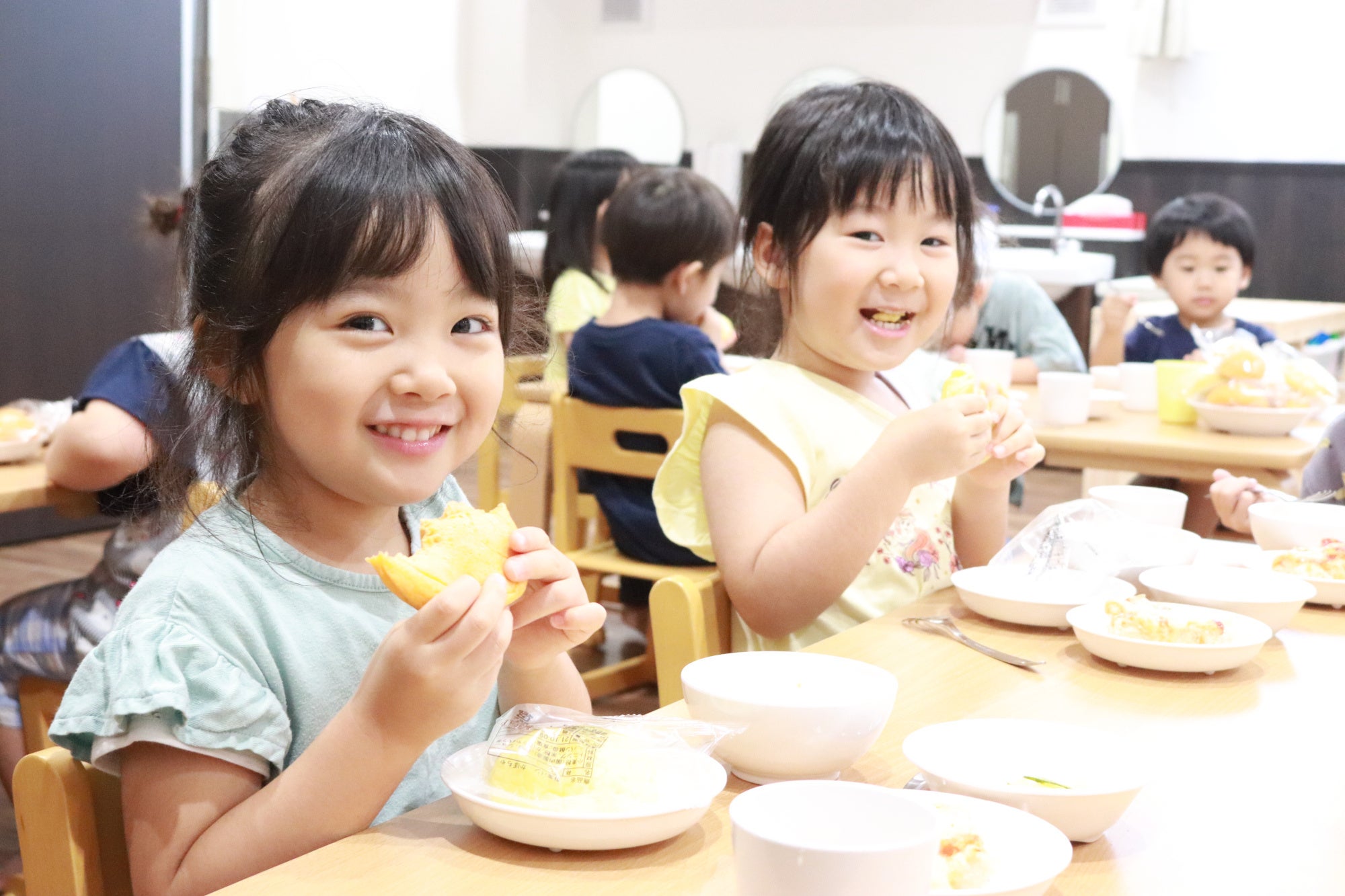 保育施設での給食イメージ