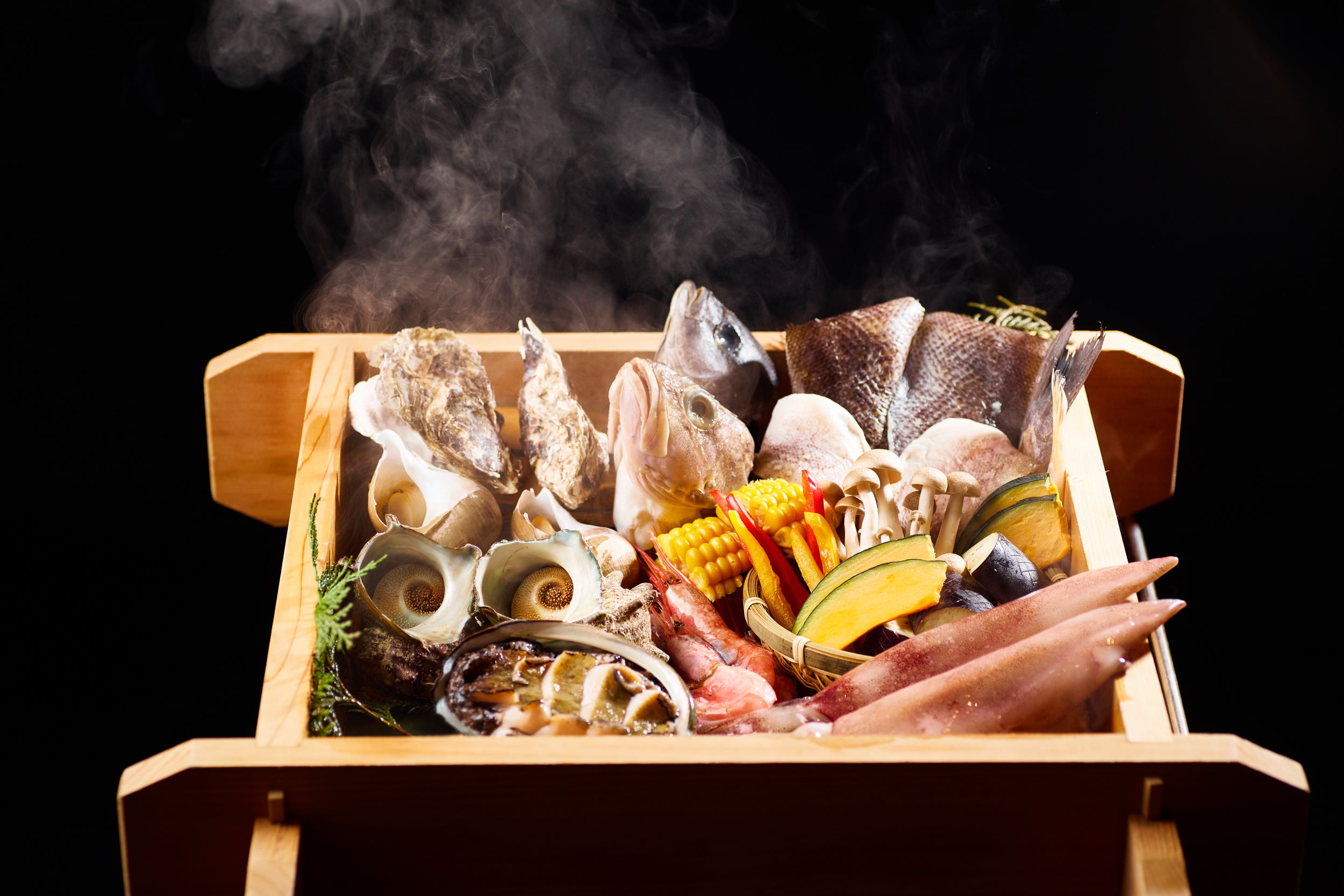 「海宝蒸しプラン」・大型蒸し器で目の前で蒸しあげる海宝蒸し