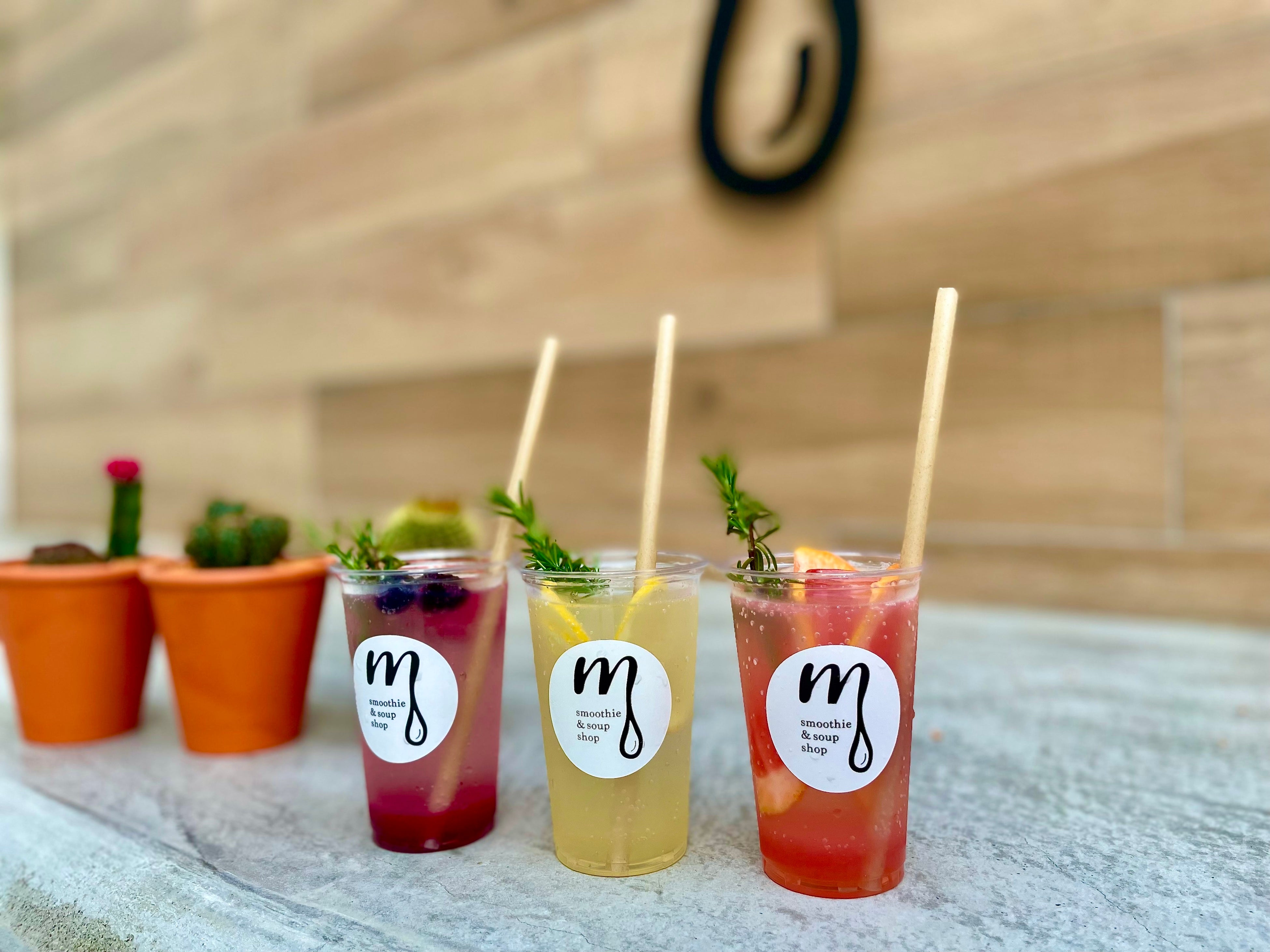 カラーススムージー ふわっととろけるような食感、果実をたっぷり使った濃厚な