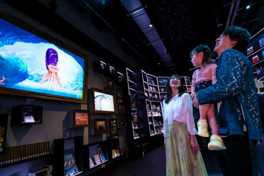 お子様はもちろん、大人の方もテーマは様々!生きものなどついて楽しく学べるアンモナイトのアンモーンによるトークライブを毎日開催します お子様はもちろん、大人の方もテーマは様々!生きものなどついて楽しく学べるアンモナイトのアンモーンによるトークライブを毎日開催します