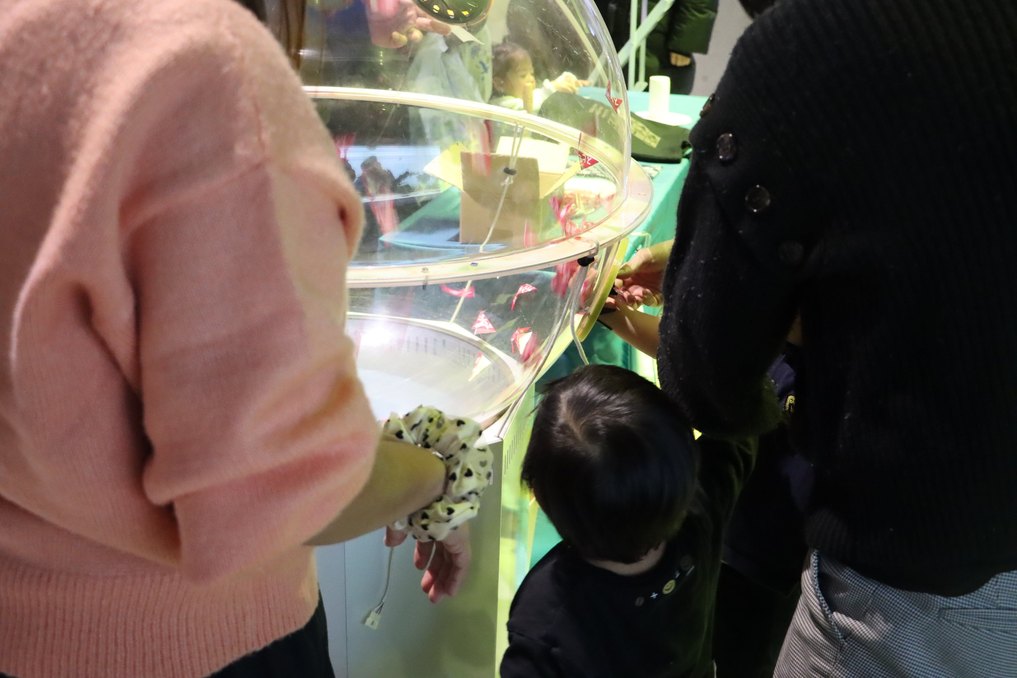 △クリスマス大抽選会の様子